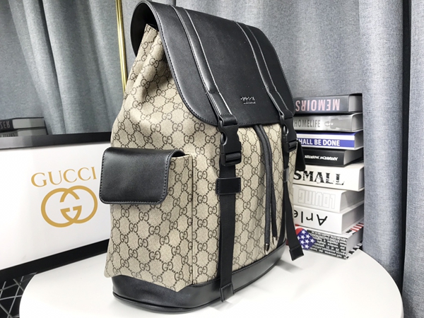 激安グッチバッグコピー背面デザイン